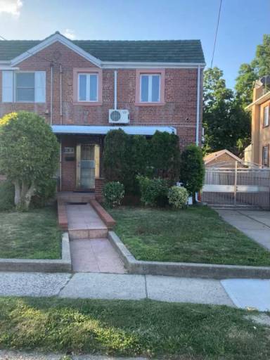 Main picture of 16605 81st Ave