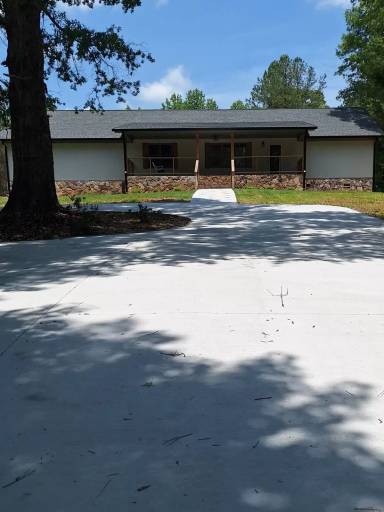 Main picture of 2752 Poplar Rd