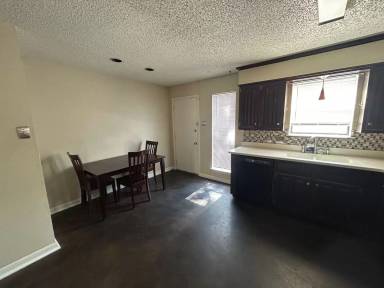 Main picture of 1402 S 12th St