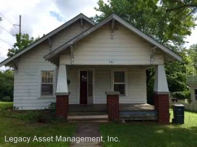 Main picture of 721 W Putman St