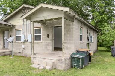 Main picture of 640 Cleveland St