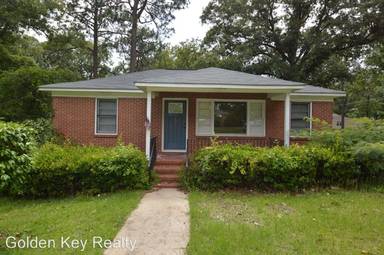 Main picture of 101 Lynn Ave