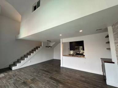 Main picture of 2949 Shelby Ave