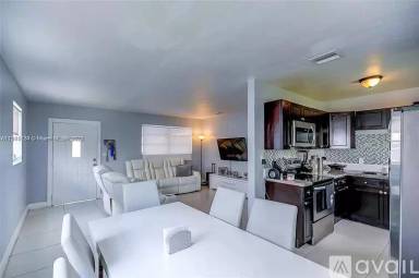 Main picture of 1000 N 71st Ave