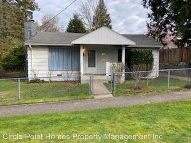 Main picture of 3904 NE 60th St