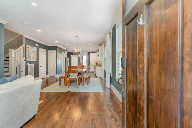 Main picture of 928 Thomas Ave