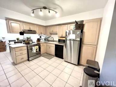 Main picture of 824 Robinhood Dr