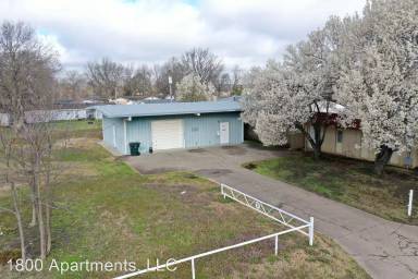 Main picture of 1413 N Muskogee Pl