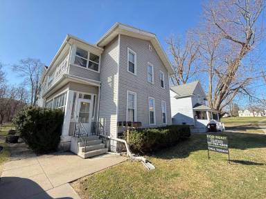 Main picture of 315 W Trail St