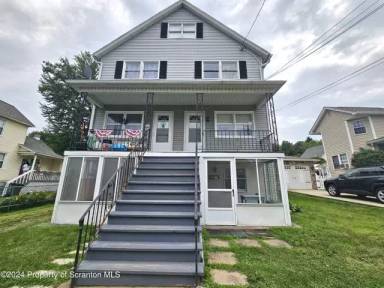 Main picture of 645 Laurel St