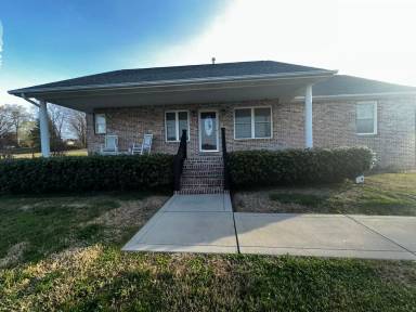 Main picture of 565 Baye Rd