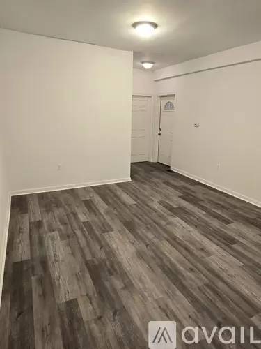 Main picture of 2413 Brookfield Ave