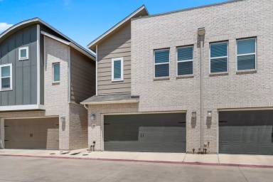 Main picture of 7411 Merrick Ln