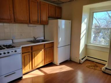 Main picture of 15 W Ridley Ave