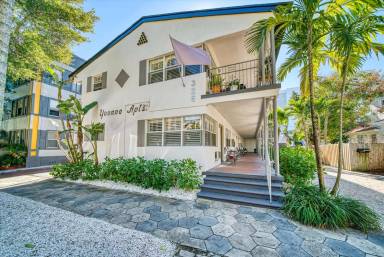 Main picture of 326 8th Ave NE