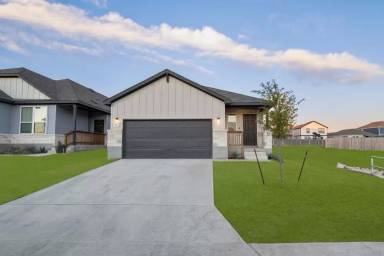 Main picture of 817 Heartseed Ave