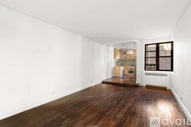 Main picture of 222 E 35th St