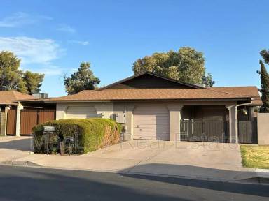 Main picture of 1937 E Inverness Ave