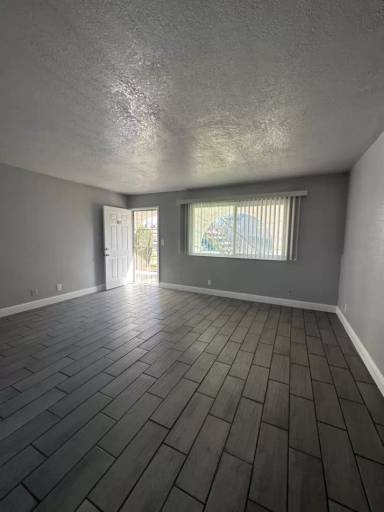Main picture of 5157 E Hedges Ave