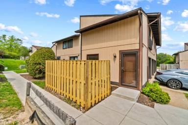 Main picture of 544 Glen Ct