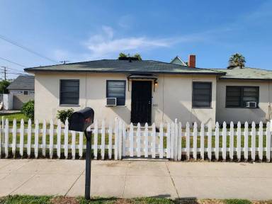 Main picture of 260 W 18th St