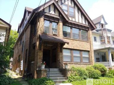 Main picture of 926 Spaight St