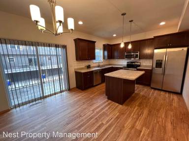 Main picture of 905 Scott Park Dr