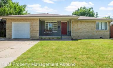 Main picture of 2817 S Irvington Ave