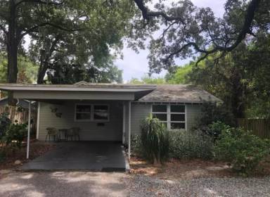 Main picture of 226 1/2 Tangerine Pl