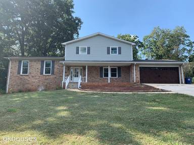 Main picture of 2324 Queensview Rd