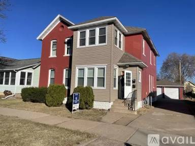 Main picture of 556 E 5th St