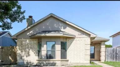 Main picture of 1329 Planters Rd