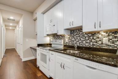 Main picture of 1222 Penn St NE