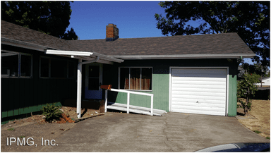 Main picture of 1544 NW Highland Dr