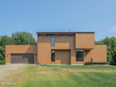 Main picture of 3529 Lake Ridge Ln