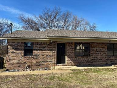 Main picture of 382 Moore St