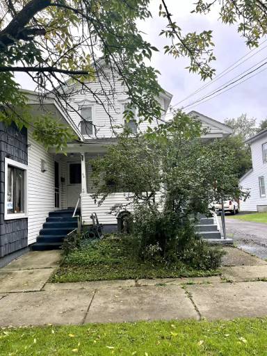 Main picture of 34 Hubbard St