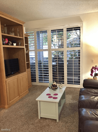 Main picture of 3674 Oakwood Ter