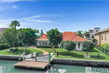 Main picture of 455 Bayside Ave