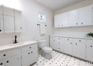 Main picture of 1517 Madison Ave