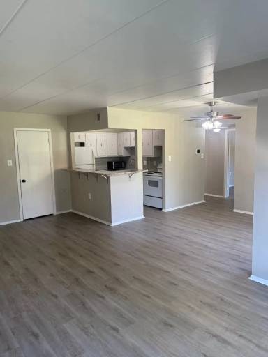 Main picture of 125S Clubhouse Dr SW