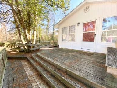 Main picture of 121 Jones Rd