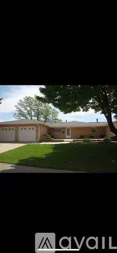 Main picture of 7110 N Miramar Dr