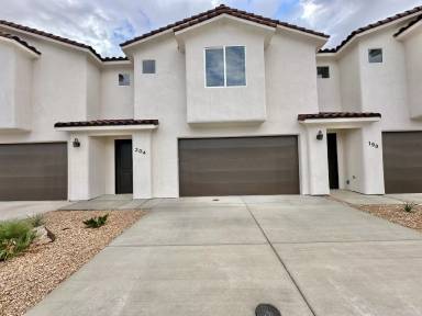 Main picture of 204 N 2480 W