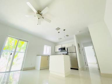 Main picture of 6893 Bay Dr