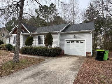 Main picture of 703 Ascot Dr