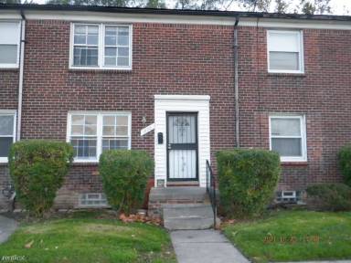 Main picture of 1884 E Outer Dr