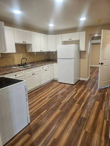 Main picture of 136 Devecchis St