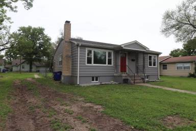 Main picture of 321 W 14th St