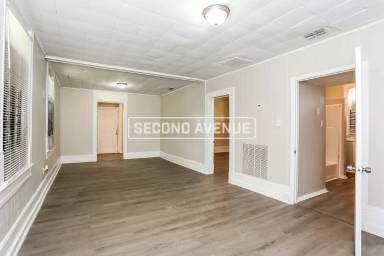 Main picture of 1303 W 30th St